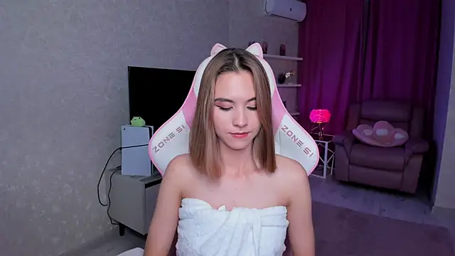 EllaCurtis webcam