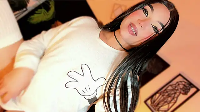 misstreslatin webcam