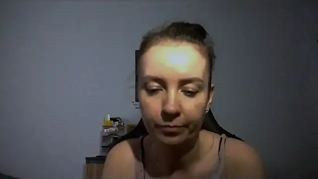 JenniferAlone webcam