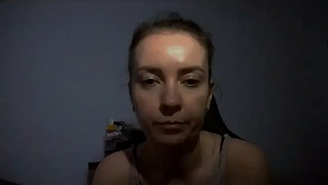 JenniferAlone webcam
