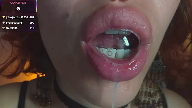bri_von_dhara__ webcam