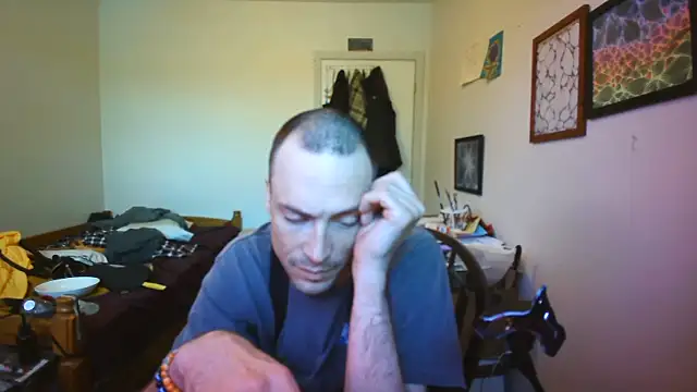 JohnnyMoves webcam