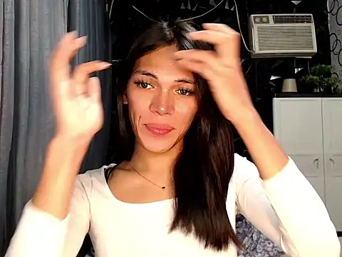 GORGEOUS_CARMEE webcam