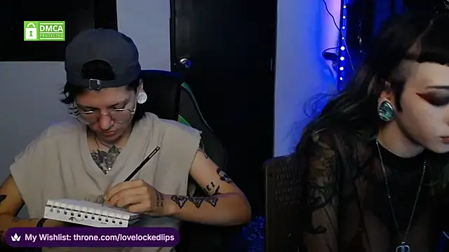 lovelockedlips webcam