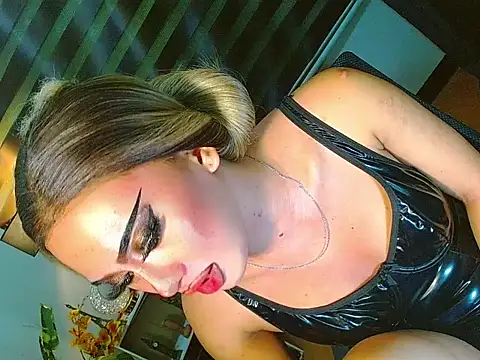 HOLLYWOOD_QUEEN_88 webcam