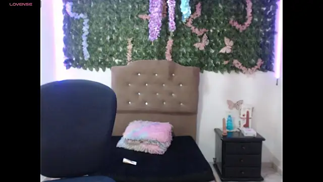 adara_cute_69 webcam