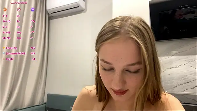 Anika_Socutehe webcam