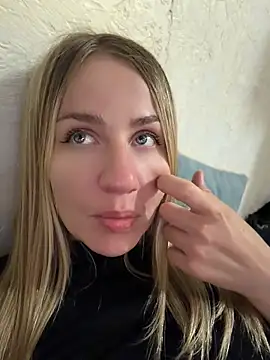 Watch AnnaMist_ live on EroticFlix - High definition streams