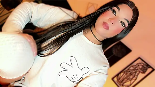 misstreslatin webcam