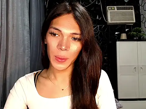 GORGEOUS_CARMEE webcam