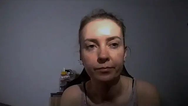 JenniferAlone webcam