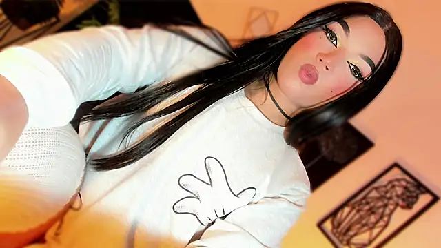 misstreslatin webcam