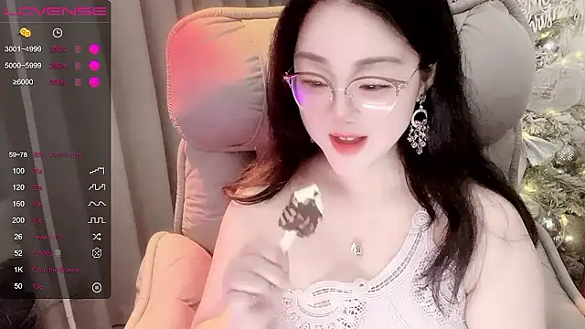 Monica-666888- webcam
