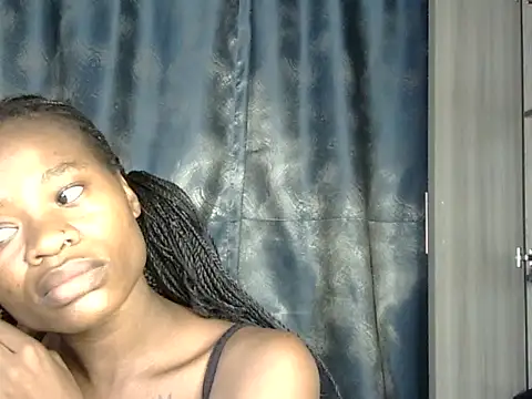 sweetblackbeauty001 webcam