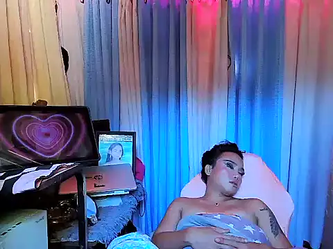 YourNikkieXxx webcam