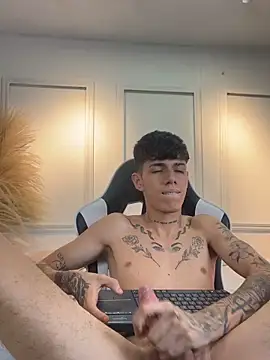 Tommy_valverde webcam