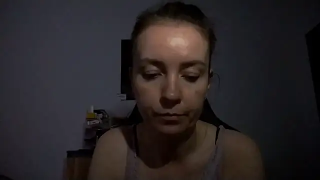 JenniferAlone webcam