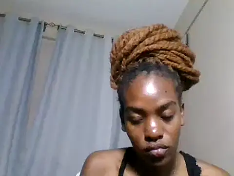 Lola_Allure webcam