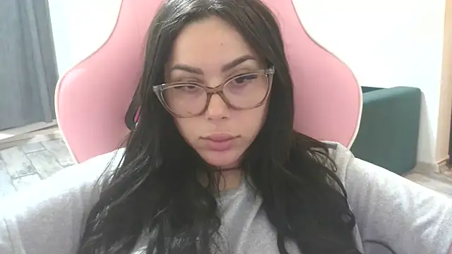 LovelyJulliette webcam