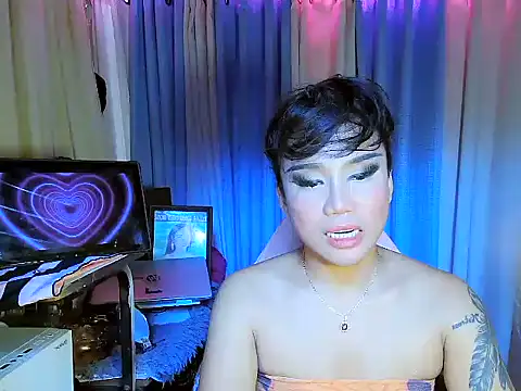 YourNikkieXxx webcam
