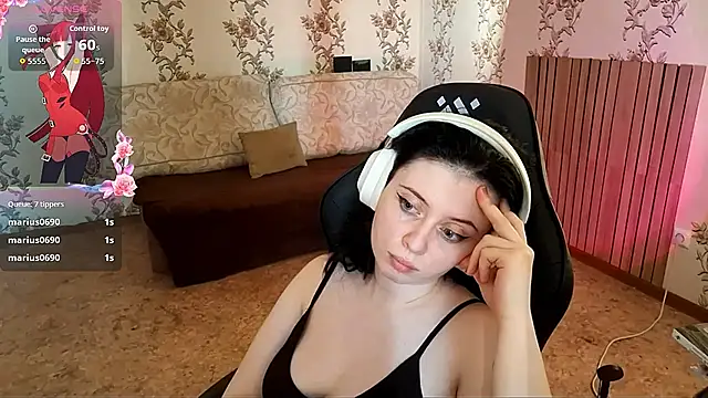 YunaLush webcam