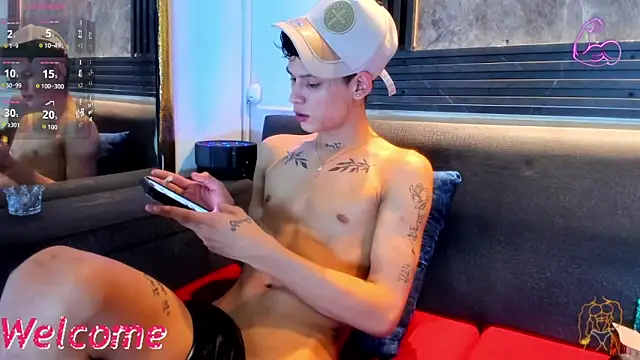 Brianhot0F webcam
