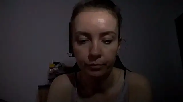 JenniferAlone webcam