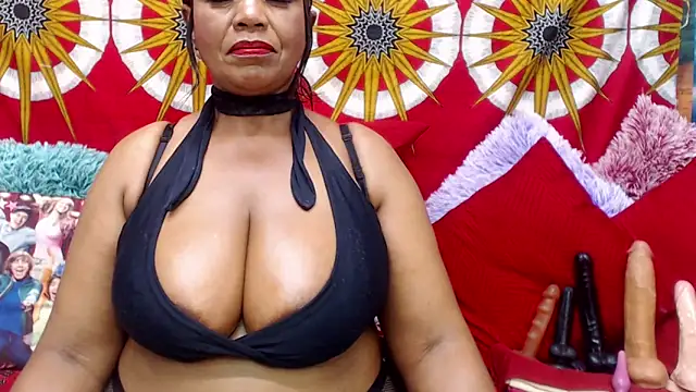 MATURExxxASS live cam on StripChat