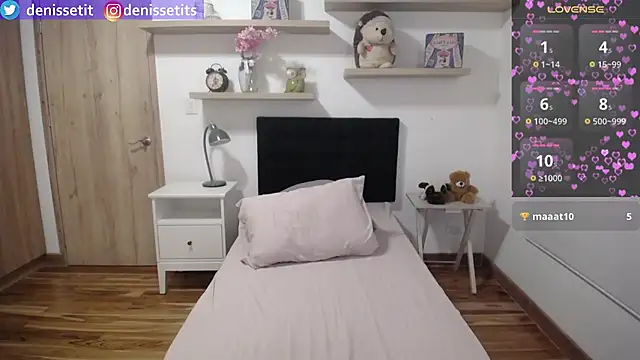 DenisseTits webcam