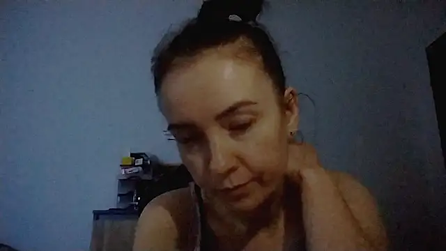 Watch JenniferAlone live on EroticFlix - High definition streams
