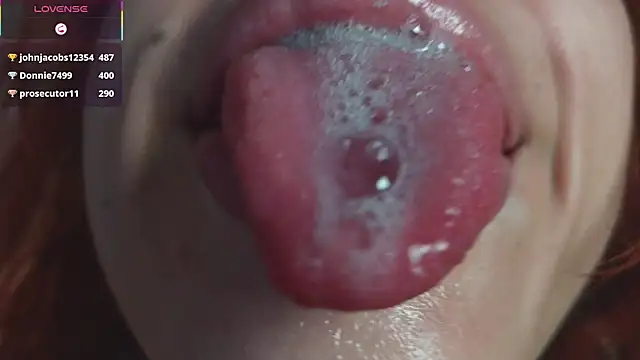 bri_von_dhara__ webcam