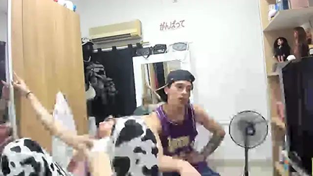 Pride_couple webcam