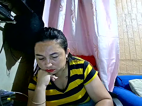 Lonely_Heart webcam