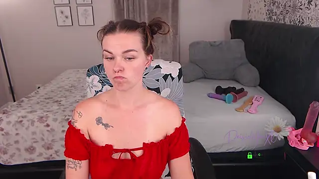 DaisieMaeXO webcam