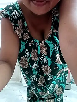 Priya_2222 webcam