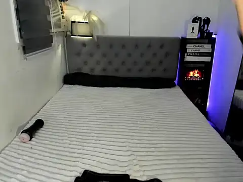 PlatinumDoll webcam