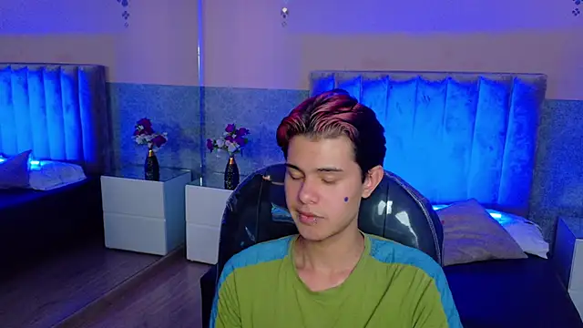Derek_Sinn webcam