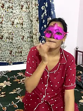 Priyanka011 webcam