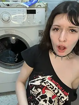 virusDoll webcam