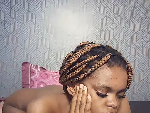 BustieLaura webcam