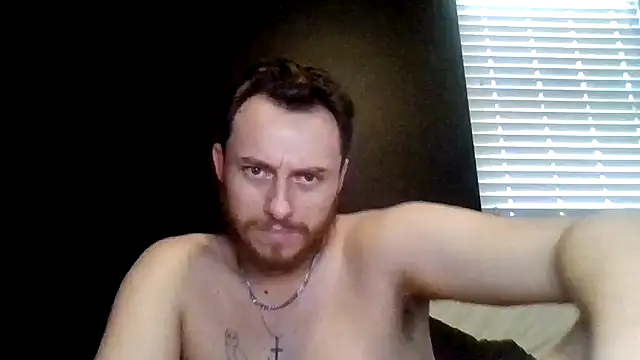 Cloudyydayzz webcam
