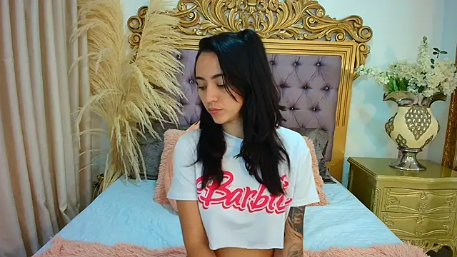 MiaMackenzieX webcam