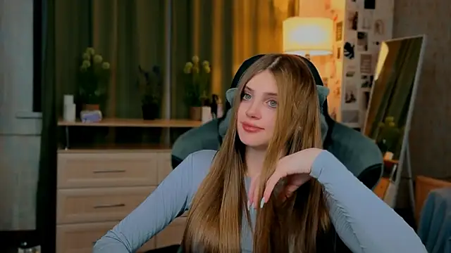 yourbeautyarya webcam