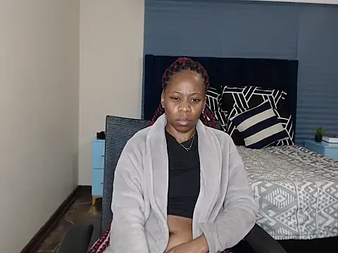 QUEENMANDYY webcam
