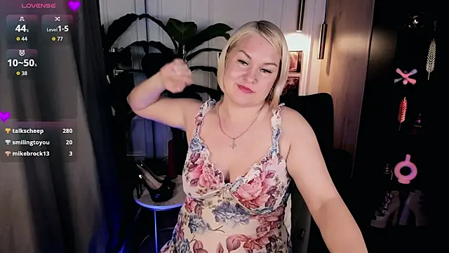 YolandaKiss webcam