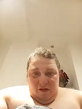 HotHornyEmmaX webcam