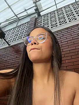 Susan_Voltaire webcam