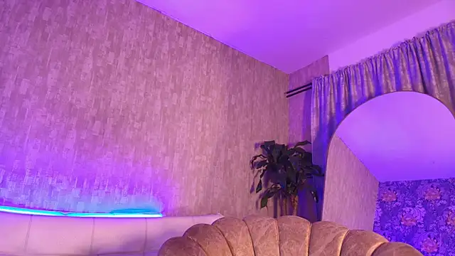 chloe_bronze webcam
