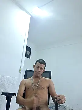 Teusnovinho28 webcam