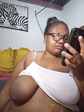 YELLOW_BONE webcam